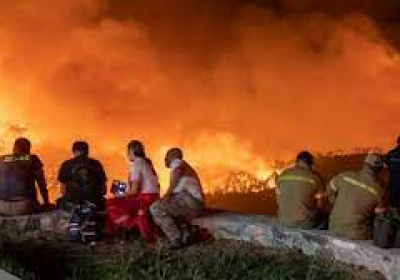 Greece wildfires: Evia island residents forced to evacuate